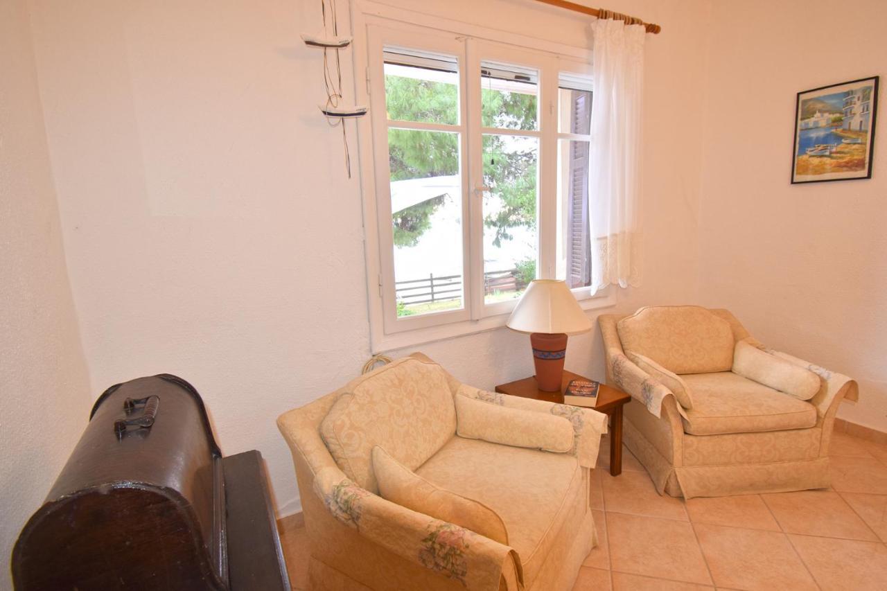 Barlee Beach Front House, Metamorfosi Exterior photo